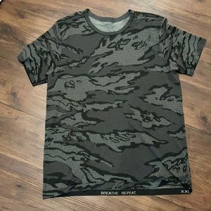 Metal Vent Breathe short sleeve t-shirt